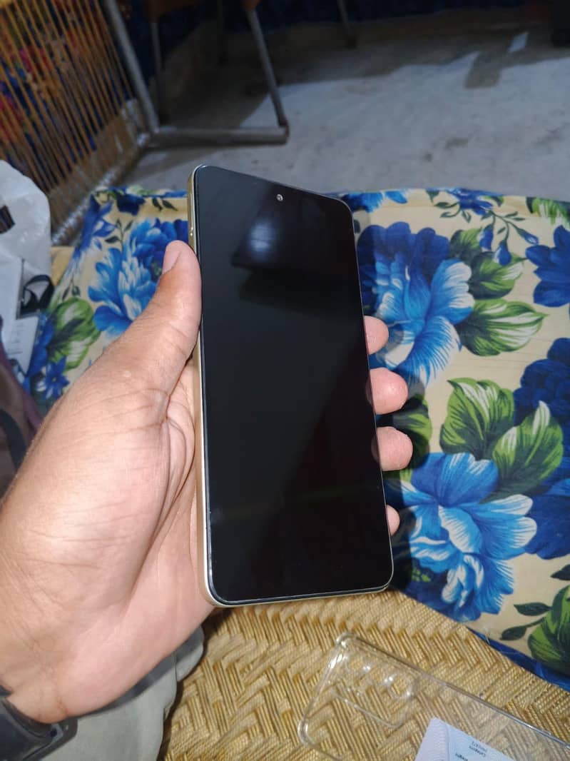 Realme C75 6