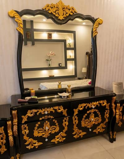 full furniture set for sale-bed dressing,Almari,side tabel and dewan