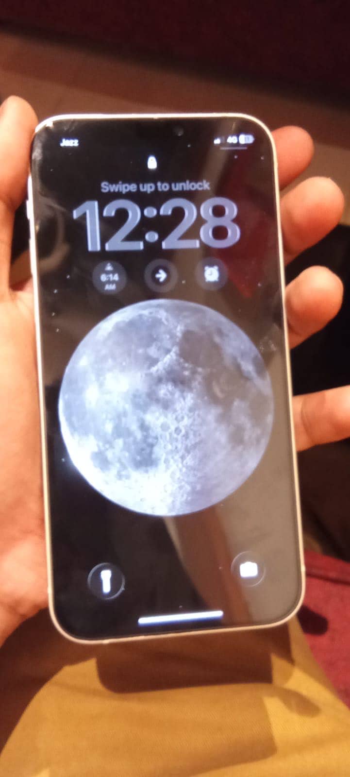 Apple iPhone 12 4