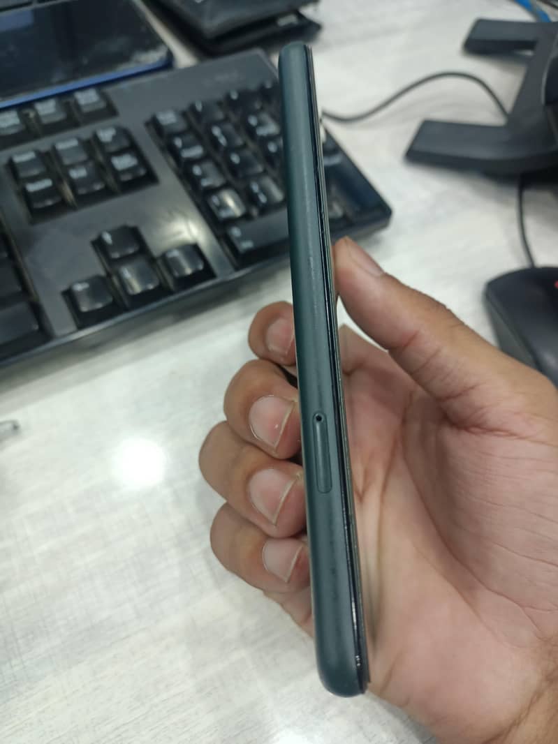 Google Pixel 5a 3