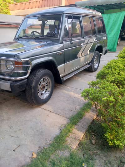Mitsubishi Pajero 1988