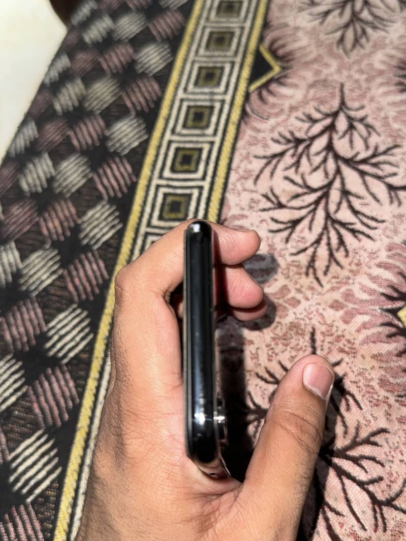 Apple iPhone X 5