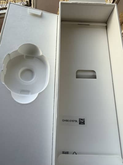 Watch 8 , used 2 weeks only, bought from canada.