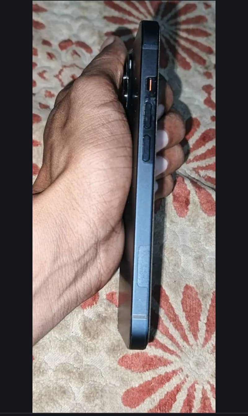 Apple iPhone 13 6