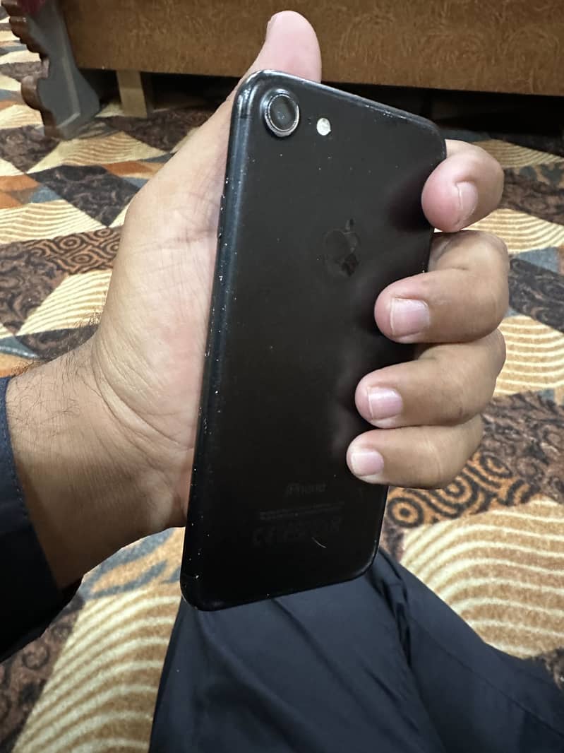 Apple iPhone 7 1