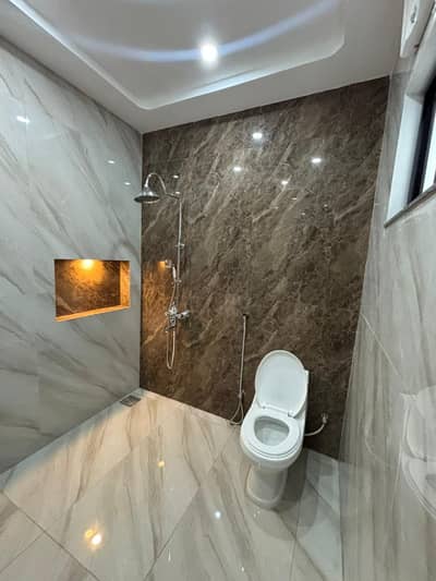 10 Marla Full House Available For Rent In Lahore