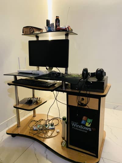 Computer table for sale size 2x4
