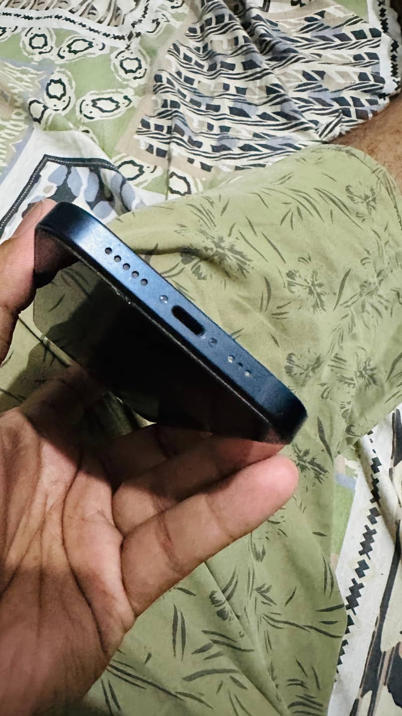 iPhone 12 6