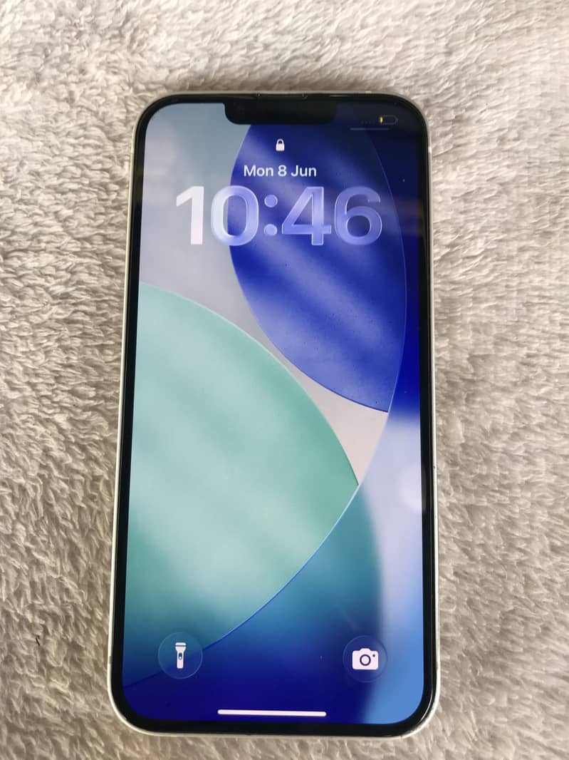 Apple iPhone 13 4