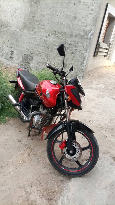 Honda CB 125F