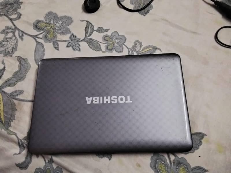 Default keyboard and battery 0