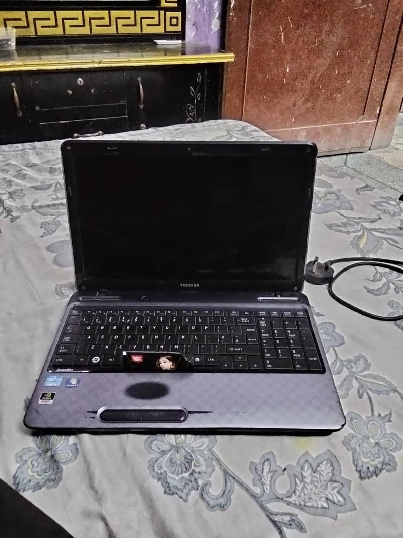 Default keyboard and battery 2