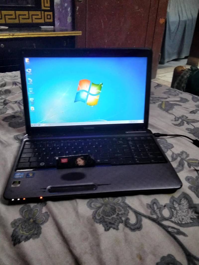 Default keyboard and battery 3