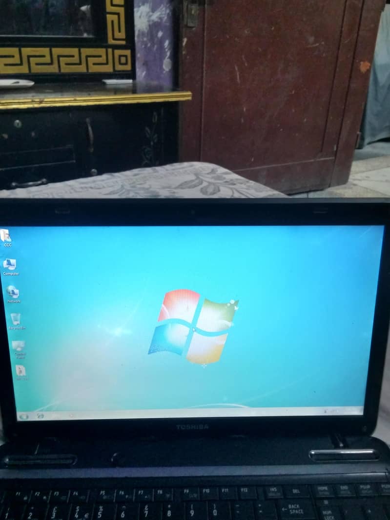 Default keyboard and battery 4