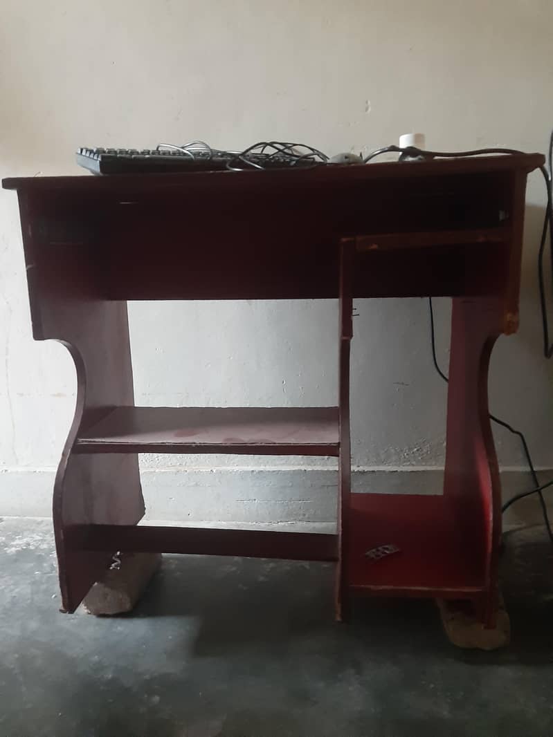 Computer Table 2000pkr 03060848897 0