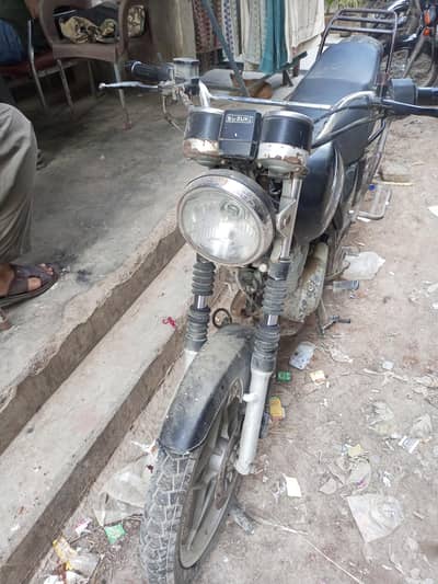 Suzuki gs 150 se