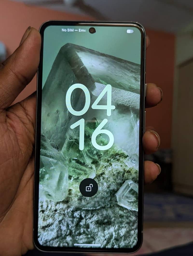 Google Pixel 8 4