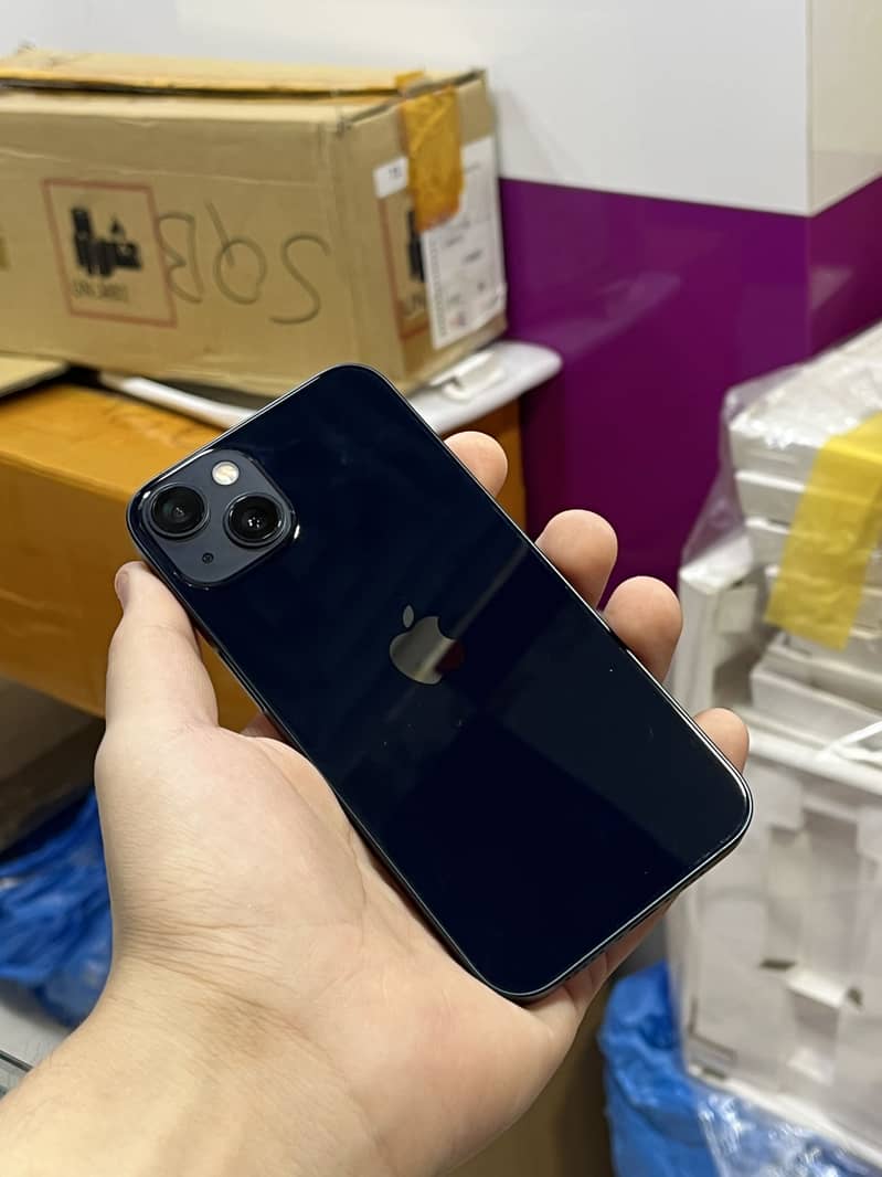 Apple iPhone 13 4