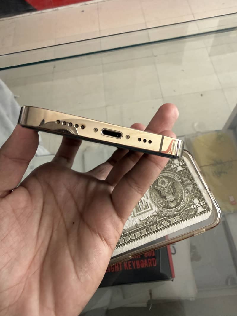 iPhone 13 Pro 2