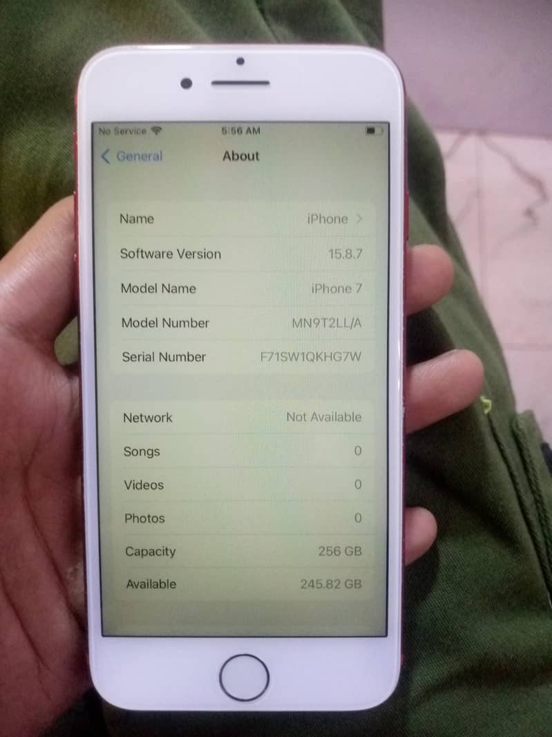 Apple iPhone 7 2