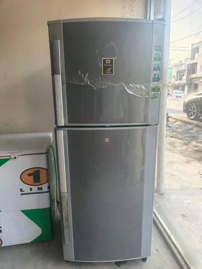 dawnlance medium size fridge all okay/0321/080/77/77/