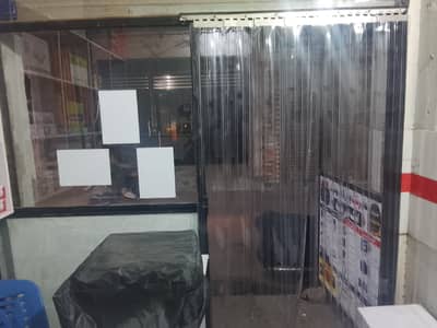 8x8 Ft Glass Shop Door Bilkul Naya For Sale