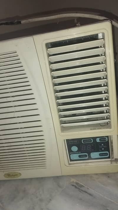 0.75 Ton (Pona Ton) Window AC - [Company  Gree] | Good Condition