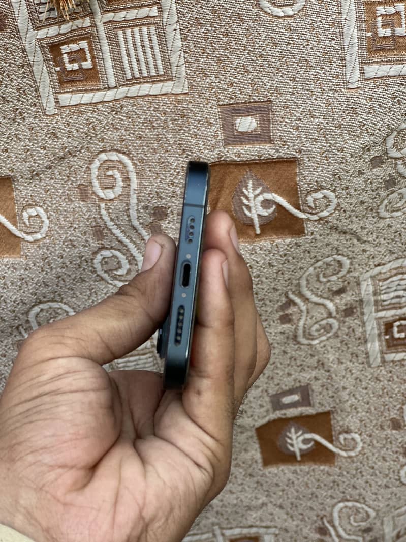 iPhone 12 pro max 1