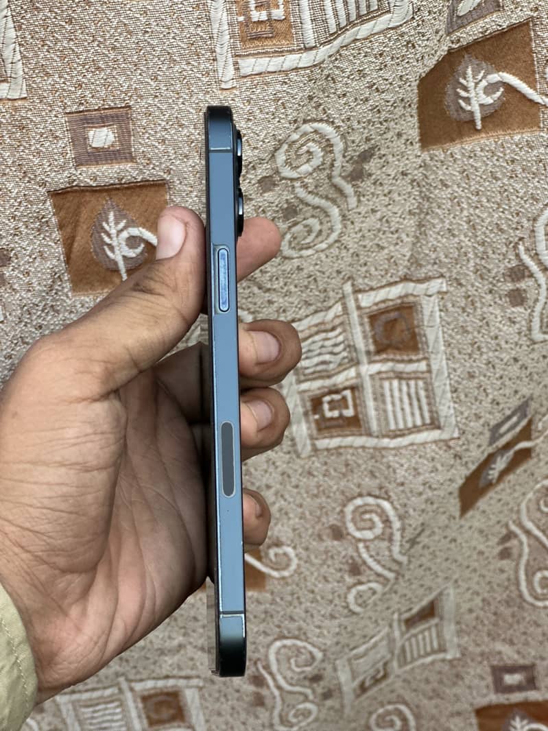 iPhone 12 pro max 3