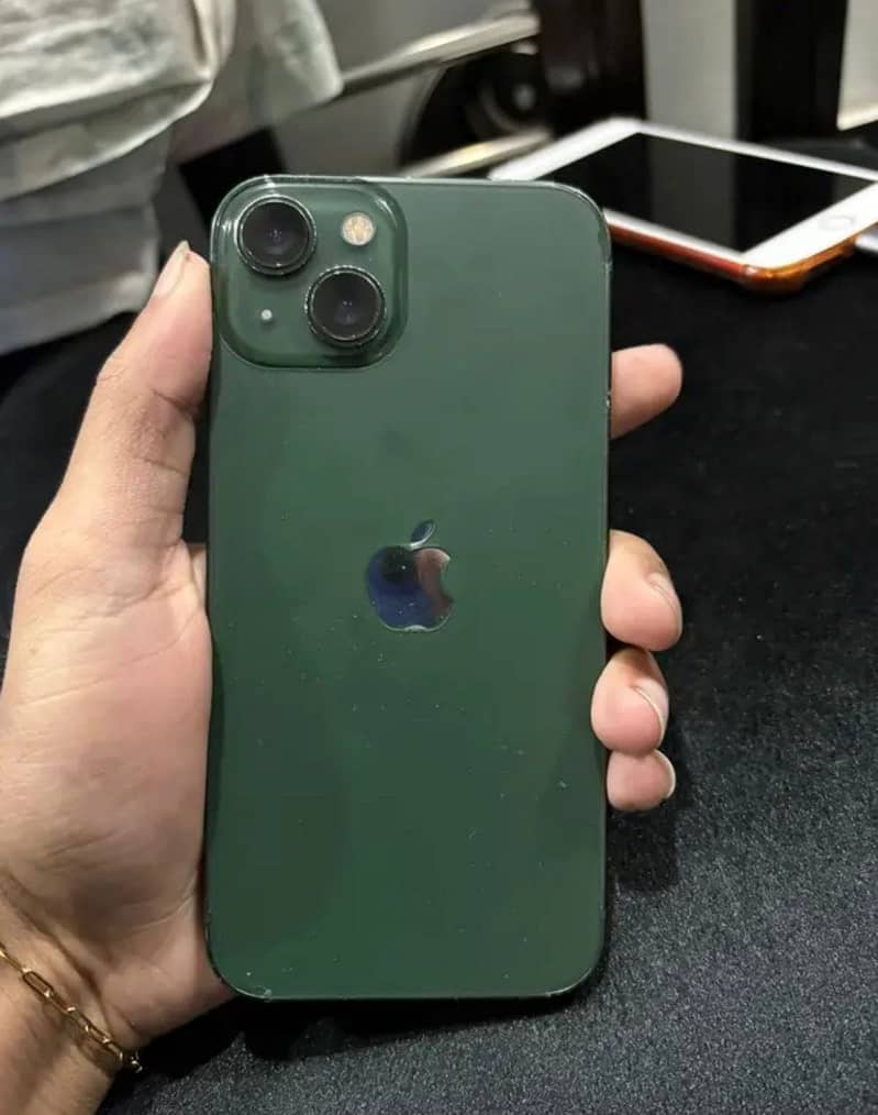 Apple iPhone 13 0