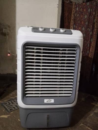 Royal fan new condition