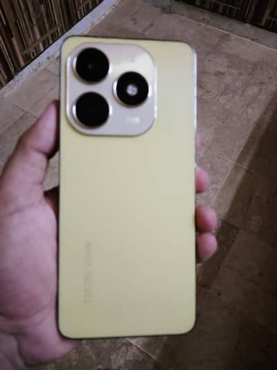 Tecno Spark 8C