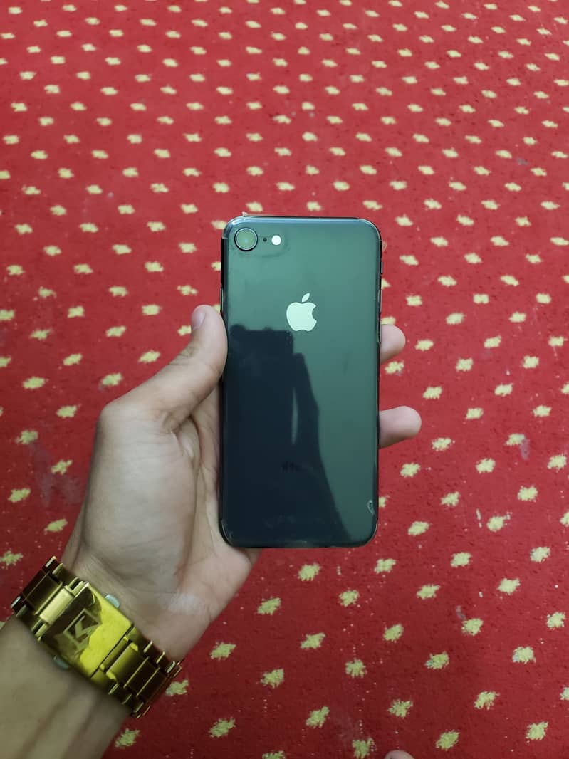 Apple iPhone 8 0
