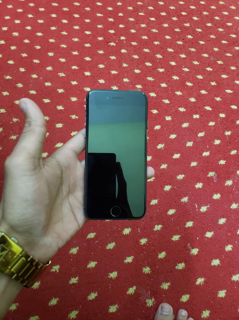 Apple iPhone 8 5