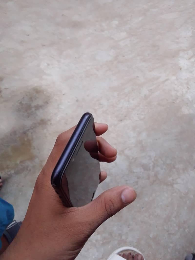 Apple iPhone 7 2