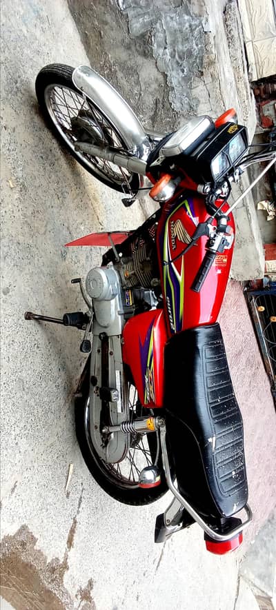 FULLY LUSH HONDA CG 125 MODEL 2O17 ARJENT SEAL