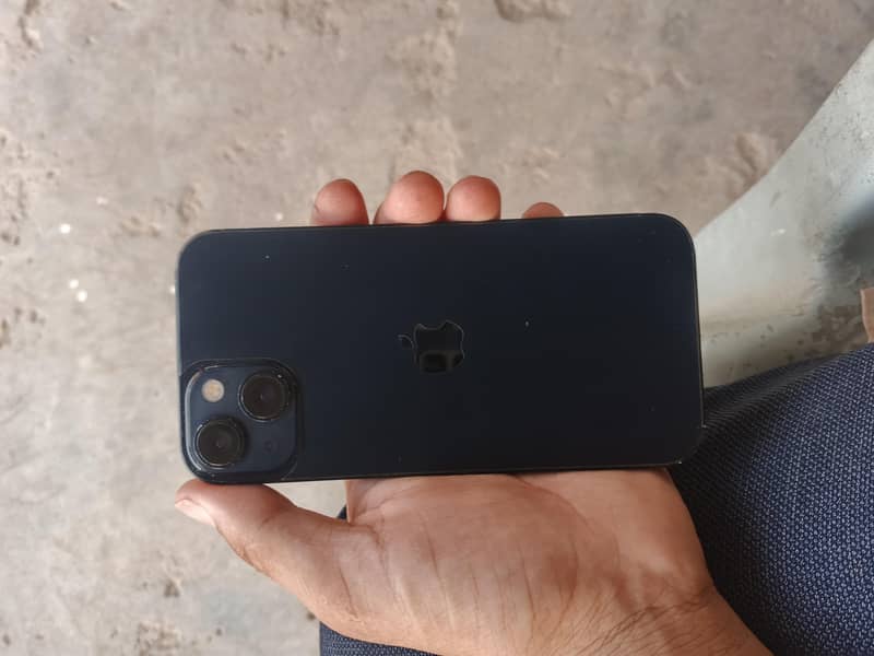 Apple iPhone 13 0