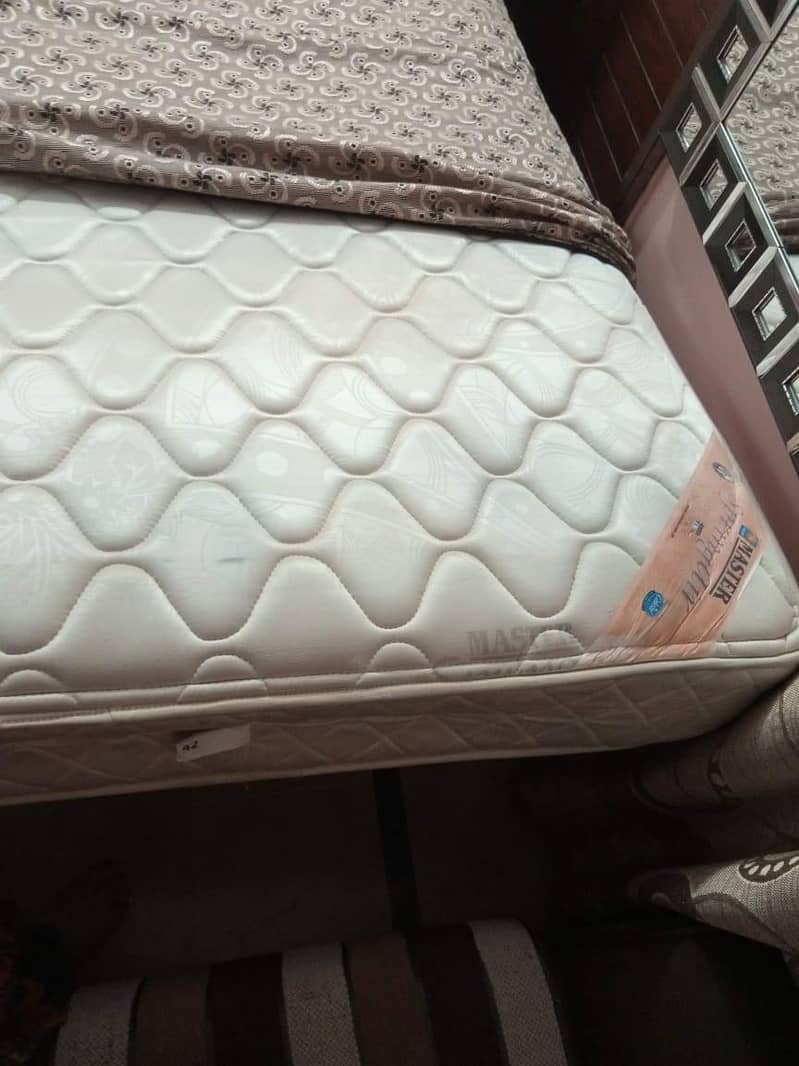 single bed 4