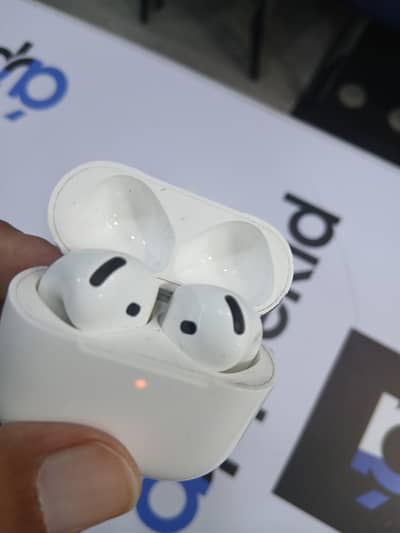 AirPods 4, without ANC