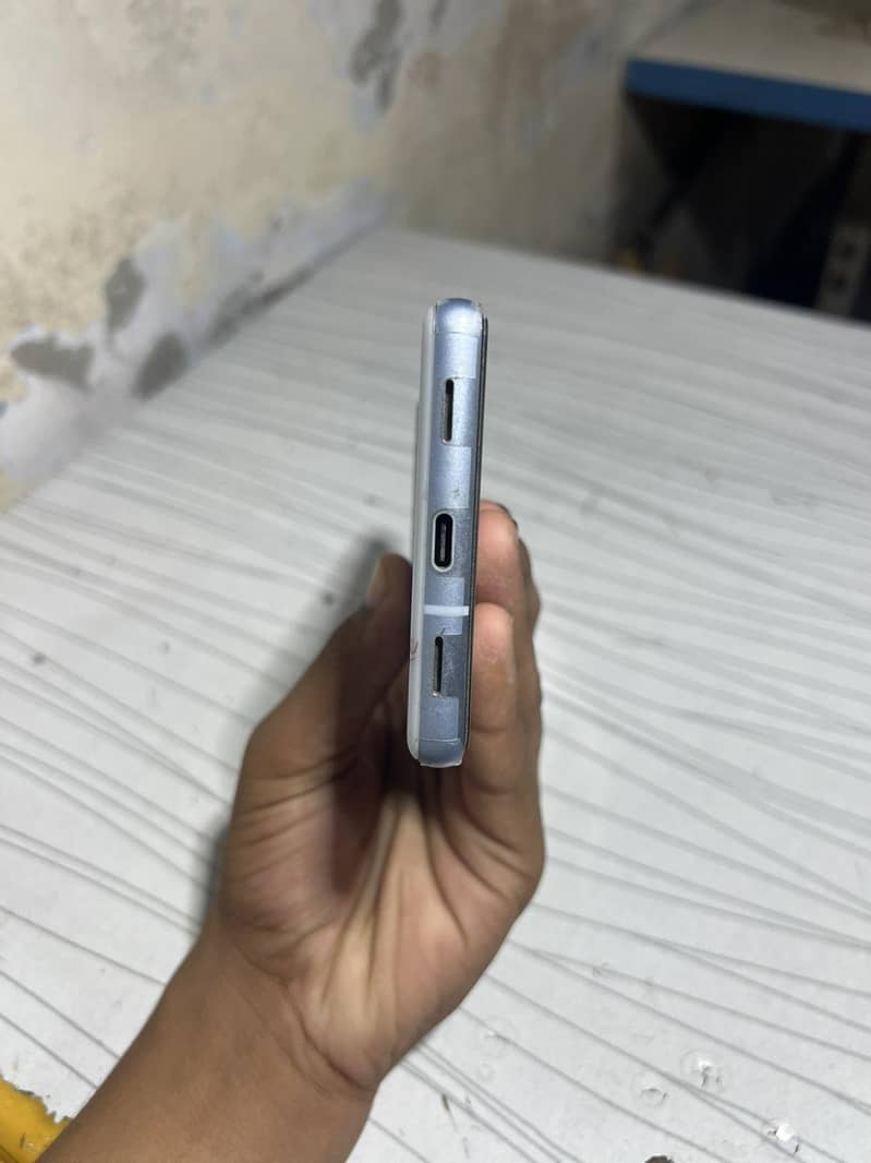 Google Pixel 7a 4