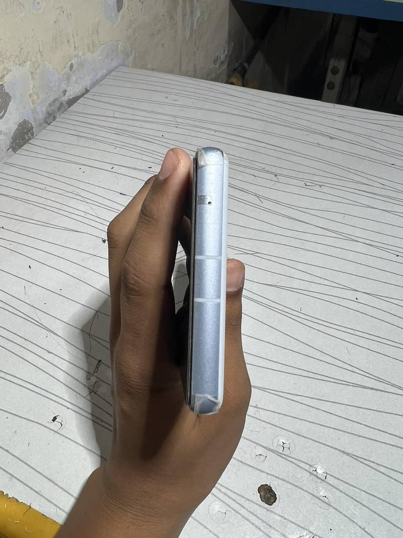 Google Pixel 7a 5