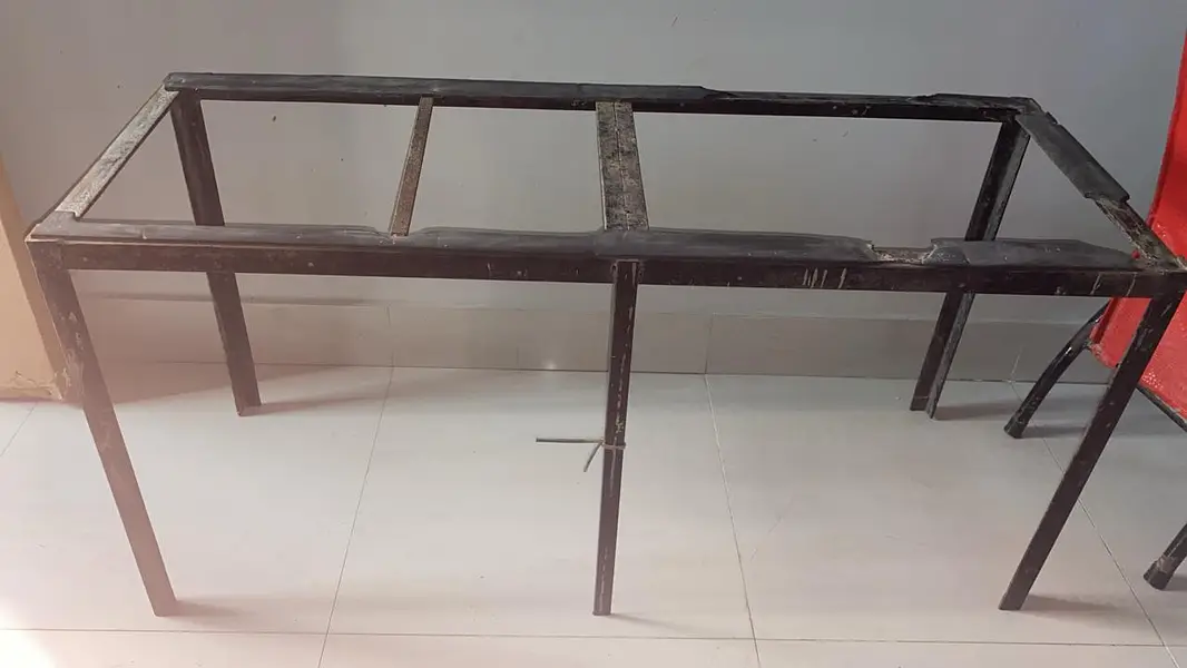 Aquarium iron rack available
