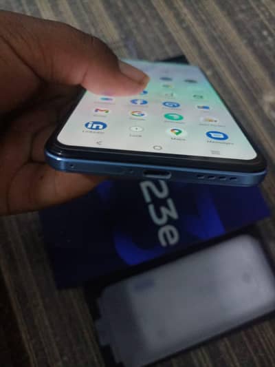 Vivo V23e 8Gb Ram 128 GB memory PTA approved. 0324=8193=502
