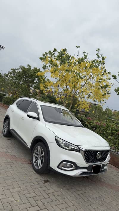 MG HS 2025