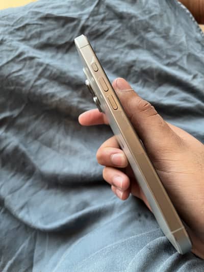 IPhone 16 Pro Max jv