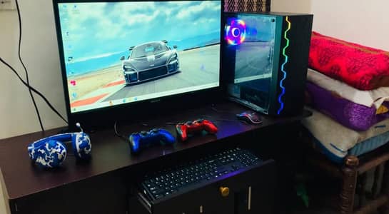 Gaming PC + Led Tv + Computer table