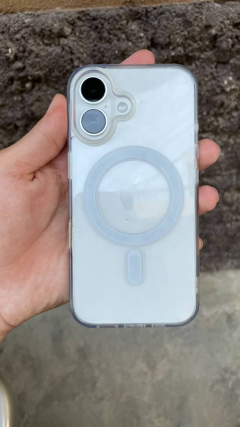 Apple iPhone 16 6