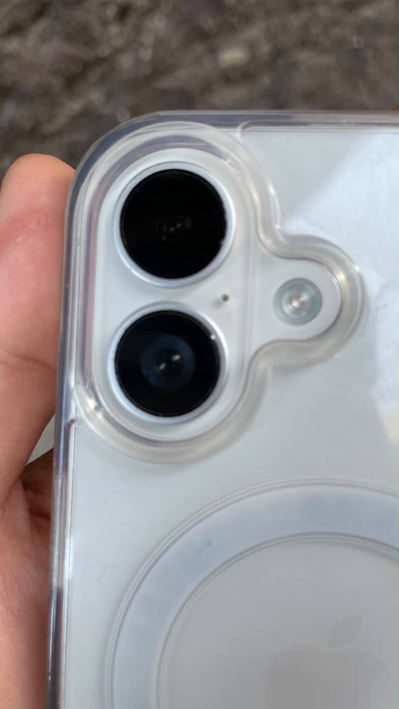 Apple iPhone 16 8