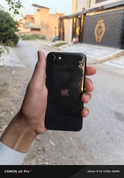 Apple iPhone SE