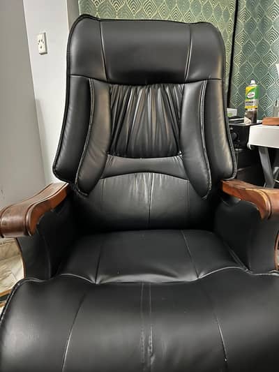 Luxury Executive Office Chair High-Back Leather & Solid Wood Accents
